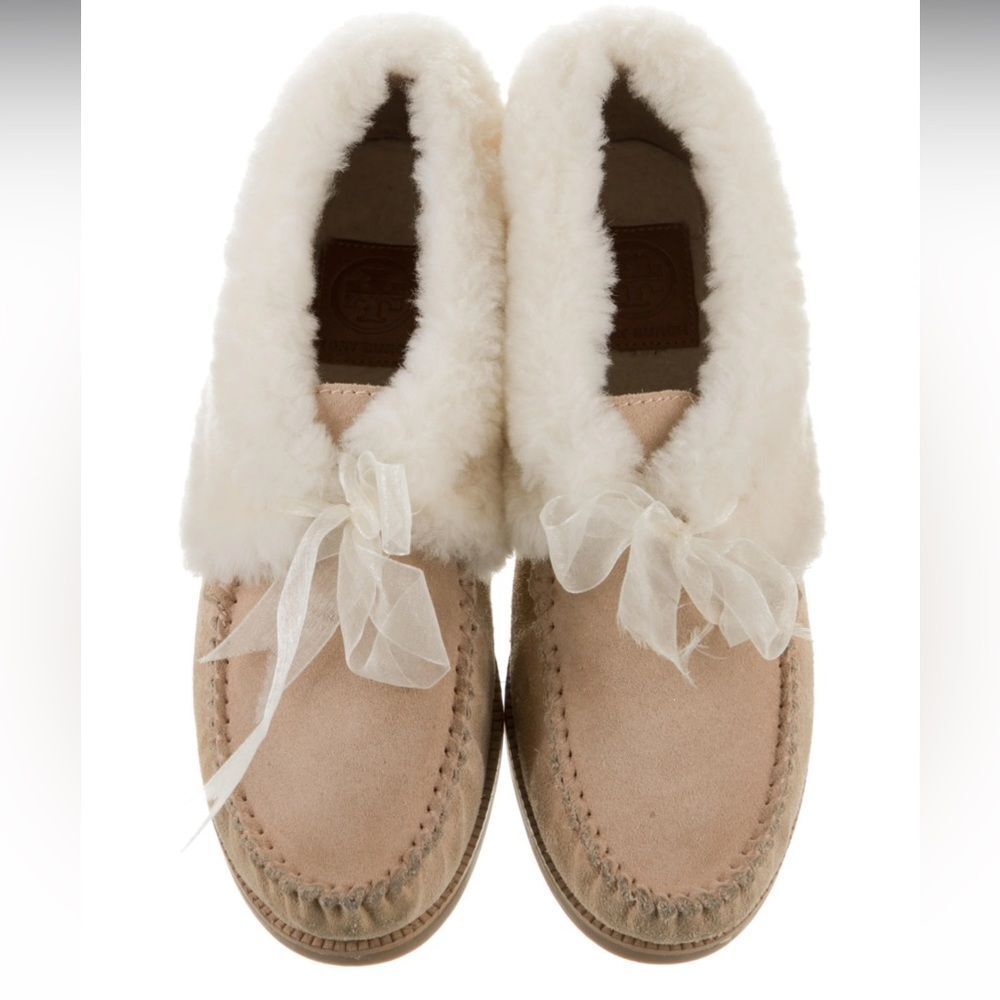 Like New Tory Burch Sorel Suede Moccasins - Brown Nude Tan Flats with Fur - Picture 3 of 4